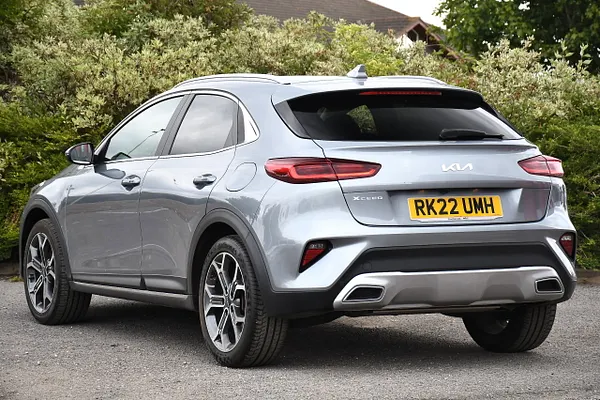 2022 Kia XCeed 1.5 T-GDi 3 SUV 5dr Petrol Manual Euro 6 (s/s) (158 bhp) — photo 3 of 31