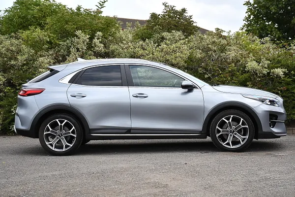 2022 Kia XCeed 1.5 T-GDi 3 SUV 5dr Petrol Manual Euro 6 (s/s) (158 bhp) — photo 2 of 31