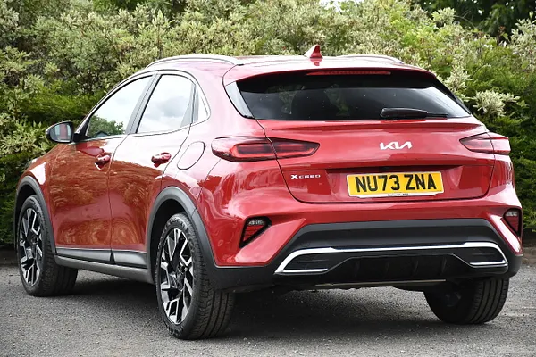2023 Kia XCeed 1.5 T-GDi 3 SUV 5dr Petrol Manual Euro 6 (s/s) (158 bhp) — photo 3 of 31