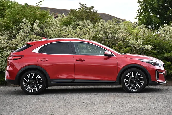 2023 Kia XCeed 1.5 T-GDi 3 SUV 5dr Petrol Manual Euro 6 (s/s) (158 bhp) — photo 2 of 31