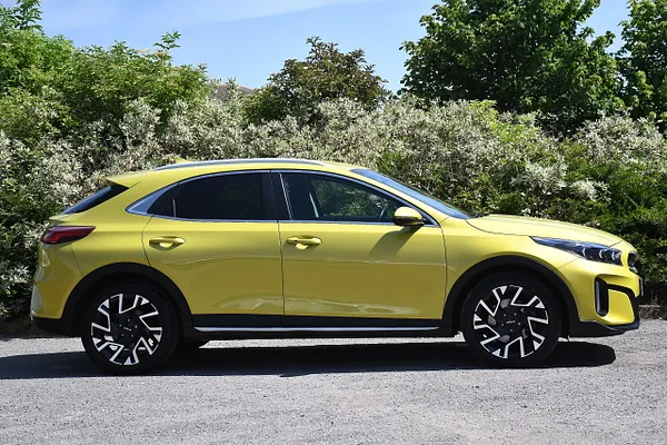 2022 Kia XCeed 1.5 T-GDi 3 SUV 5dr Petrol Manual Euro 6 (s/s) (158 bhp) — photo 2 of 31