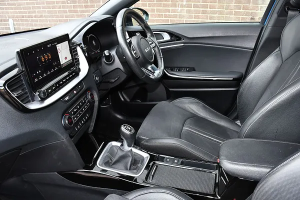 2023 Kia XCeed 1.5 T-GDi GT-Line S SUV 5dr Petrol Manual Euro 6 (s/s) (158 bhp) — photo 4 of 31