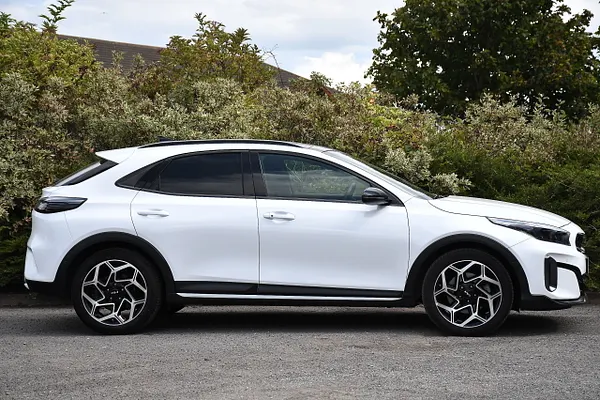 2023 Kia XCeed 1.5 T-GDi GT-Line S SUV 5dr Petrol Manual Euro 6 (s/s) (158 bhp) — photo 2 of 31