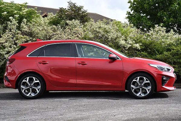 2019 Kia Ceed 1.4 T-GDi 3 Hatchback 5dr Petrol DCT Euro 6 (s/s) (138 bhp) — photo 2 of 31