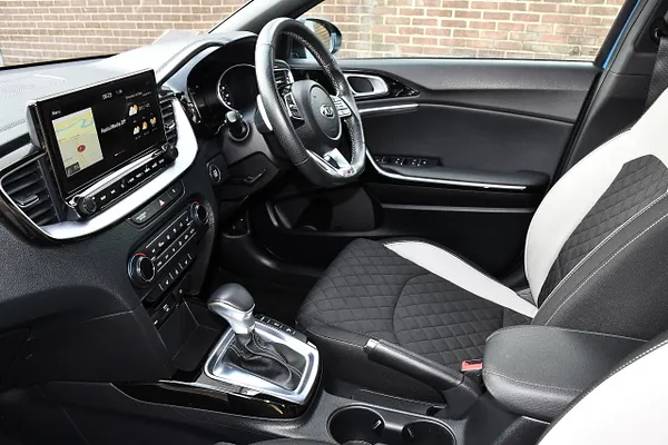 2020 Kia Ceed 1.4 T-GDi GT-Line Hatchback 5dr Petrol DCT Euro 6 (s/s) (138 bhp) — photo 4 of 31
