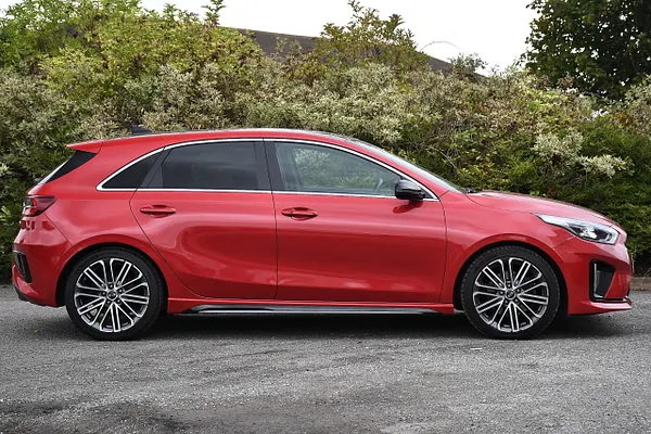 2020 Kia Ceed 1.4 T-GDi GT-Line S Hatchback 5dr Petrol DCT Euro 6 (s/s) (138 bhp) — photo 2 of 31