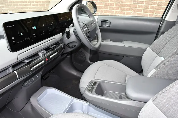 2025 Kia EV3 81.4kWh Air SUV 5dr Electric Auto (201 bhp) — photo 4 of 31