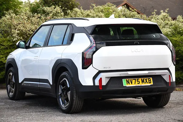 2026 Kia EV3 81.4kWh Air SUV 5dr Electric Auto (201 bhp) — photo 3 of 31