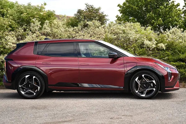 2025 Kia EV4 81.4kWh GT-Line Hatchback 5dr Electric Auto (201 bhp) — photo 2 of 31