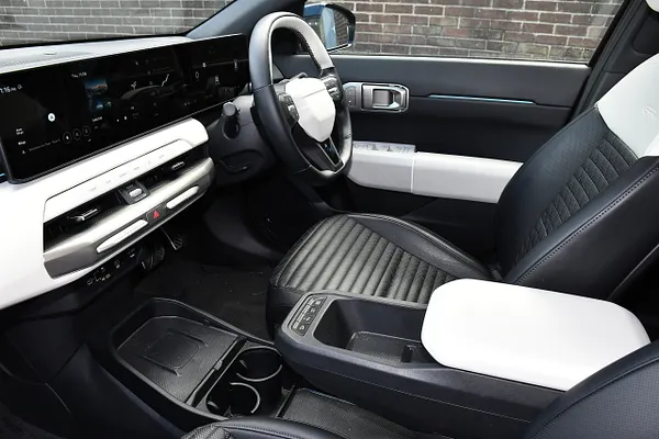 2025 Kia EV4 81.4kWh GT-Line Hatchback 5dr Electric Auto (201 bhp) — photo 4 of 31