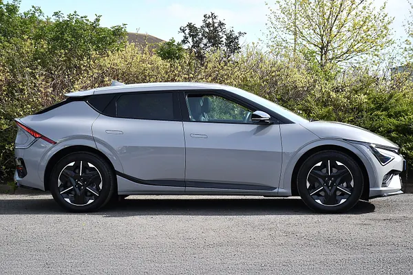 2025 Kia EV6 84kWh GT-Line Hatchback 5dr Electric Auto AWD (320 bhp) — photo 2 of 31