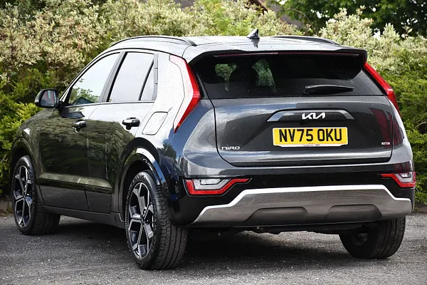 2026 Kia Niro 1.6h GDi Evolve SUV 5dr Petrol Hybrid DCT Euro 6 (s/s) (136 bhp) — photo 3 of 31