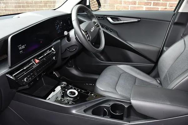 2025 Kia Niro 64.8kWh 4 SUV 5dr Electric Auto (201 bhp) — photo 4 of 31