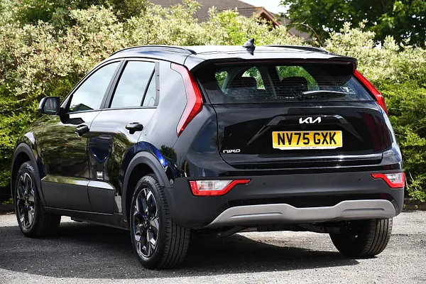 2025 Kia Niro 64.8kWh 2 SUV 5dr Electric Auto (201 bhp) — photo 3 of 31