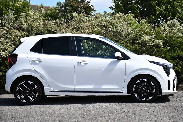 2024 Kia Picanto 1.2 GT-Line S Hatchback 5dr Petrol AMT Euro 6 (s/s) (77 bhp) — photo 2 of 31