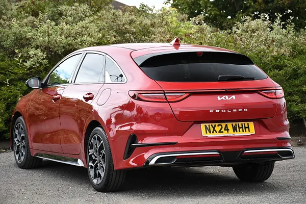 2024 Kia ProCeed 1.5 T-GDi GT-Line Shooting Brake 5dr Petrol Manual Euro 6 (s/s) (158 bhp) — photo 3 of 31