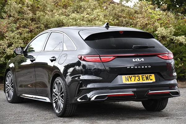 2024 Kia ProCeed 1.5 T-GDi GT-Line S Shooting Brake 5dr Petrol DCT Euro 6 (s/s) (158 bhp) — photo 3 of 31