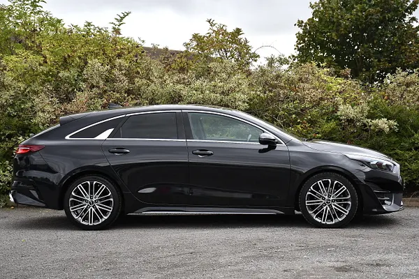 2024 Kia ProCeed 1.5 T-GDi GT-Line S Shooting Brake 5dr Petrol DCT Euro 6 (s/s) (158 bhp) — photo 2 of 31