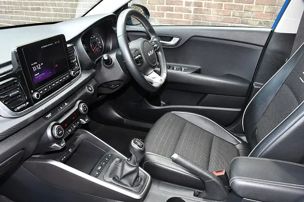 2022 Kia Rio 1.0 T-GDi MHEV GT-Line S Hatchback 5dr Petrol Hybrid Manual Euro 6 (s/s) (118 bhp) — photo 4 of 31