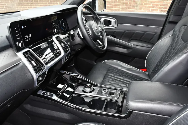 2021 Kia Sorento 1.6 h T-GDi 4 SUV 5dr Petrol Hybrid Auto AWD Euro 6 (s/s) (226 bhp) — photo 4 of 31