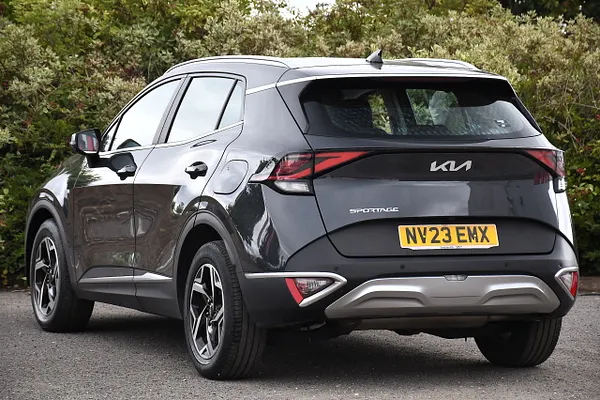 2023 Kia Sportage 1.6 T-GDi 2 SUV 5dr Petrol Manual Euro 6 (s/s) (148 bhp) — photo 3 of 31