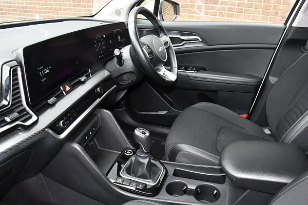 2023 Kia Sportage 1.6 T-GDi 3 SUV 5dr Petrol Manual Euro 6 (s/s) (148 bhp) — photo 4 of 31