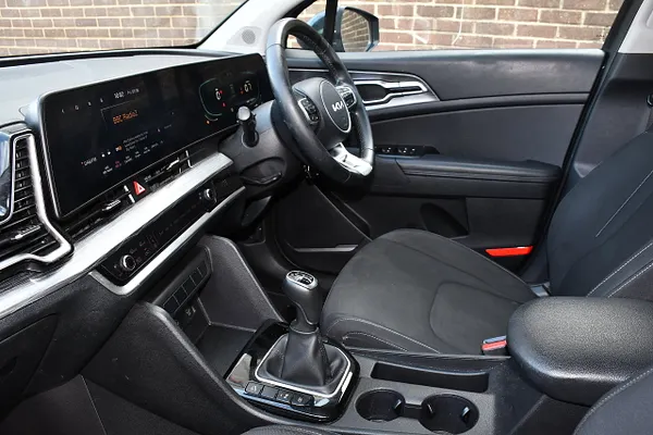 2024 Kia Sportage 1.6 T-GDi MHEV 2 SUV 5dr Petrol Hybrid Manual Euro 6 (s/s) (157 bhp) — photo 4 of 31