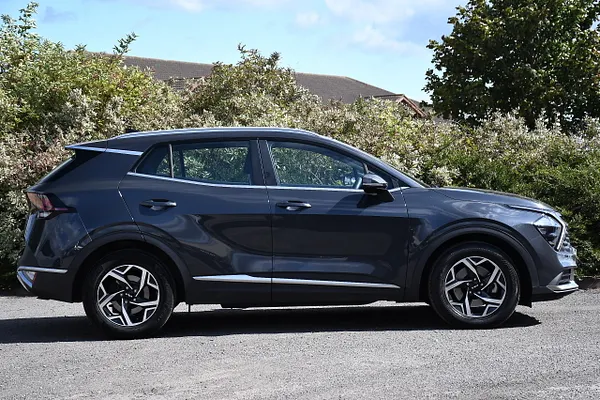 2024 Kia Sportage 1.6 T-GDi MHEV 2 SUV 5dr Petrol Hybrid Manual Euro 6 (s/s) (157 bhp) — photo 2 of 31