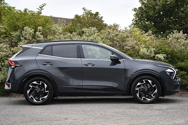 2023 Kia Sportage 1.6 T-GDi MHEV GT-Line SUV 5dr Petrol Hybrid DCT Euro 6 (s/s) (148 bhp) — photo 2 of 31