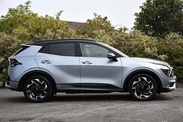 2025 Kia Sportage 1.6 T-GDi MHEV GT-Line S SUV 5dr Petrol Hybrid DCT Euro 6 (s/s) (157 bhp) — photo 2 of 31