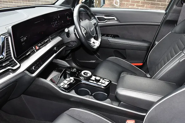 2025 Kia Sportage 1.6 T-GDi MHEV GT-Line S SUV 5dr Petrol Hybrid DCT Euro 6 (s/s) (157 bhp) — photo 4 of 31