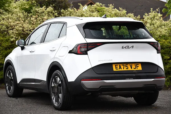2025 Kia Sportage 1.6 T-GDi Pure SUV 5dr Petrol Manual Euro 6 (s/s) (147 bhp) — photo 3 of 31