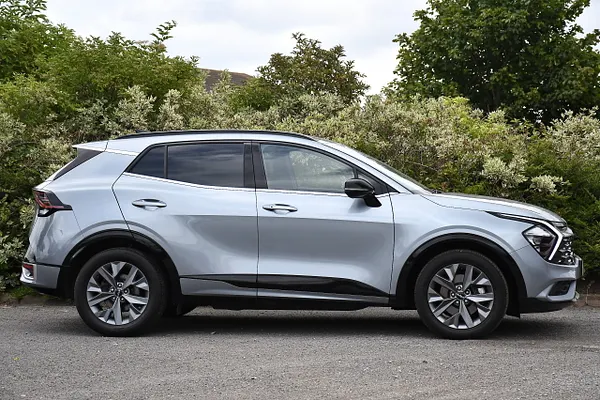 2023 Kia Sportage 1.6 h T-GDi GT-Line SUV 5dr Petrol Hybrid Auto Euro 6 (s/s) (226 bhp) — photo 2 of 31