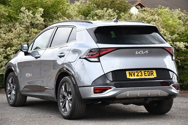 2023 Kia Sportage 1.6 h T-GDi GT-Line SUV 5dr Petrol Hybrid Auto Euro 6 (s/s) (226 bhp) — photo 3 of 31