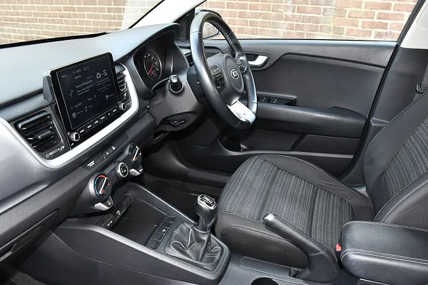 2021 Kia Stonic 1.0 T-GDi 2 SUV 5dr Petrol Manual Euro 6 (s/s) (99 bhp) — photo 4 of 31