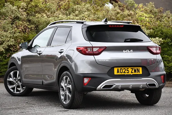 2025 Kia Stonic 1.0 T-GDi GT-Line SUV 5dr Petrol DCT Euro 6 (s/s) (98 bhp) — photo 3 of 31