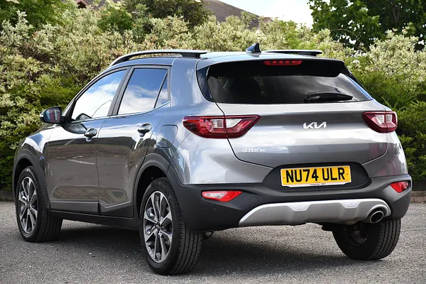 2024 Kia Stonic 1.0 T-GDi MHEV 3 SUV 5dr Petrol Hybrid Manual Euro 6 (s/s) (98 bhp) — photo 3 of 31