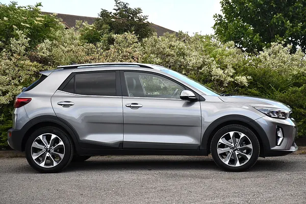 2024 Kia Stonic 1.0 T-GDi MHEV 3 SUV 5dr Petrol Hybrid Manual Euro 6 (s/s) (98 bhp) — photo 2 of 31