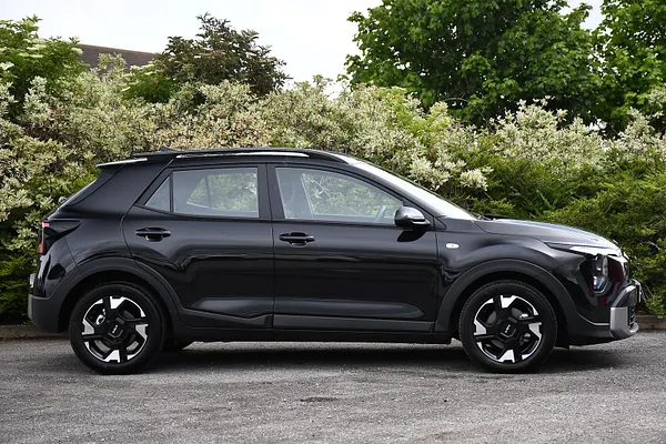 2026 Kia Stonic 1.0 T-GDi Pure SUV 5dr Petrol DCT Euro 6 (s/s) (98 bhp) — photo 2 of 31