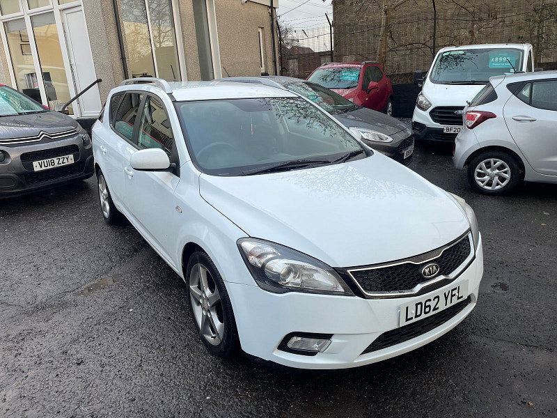 2012 KIA CEED 1.6L 3 CRDI AUTO ESTATE 5DR DIESEL AUTOMATIC EURO 5 114 BHP... photo