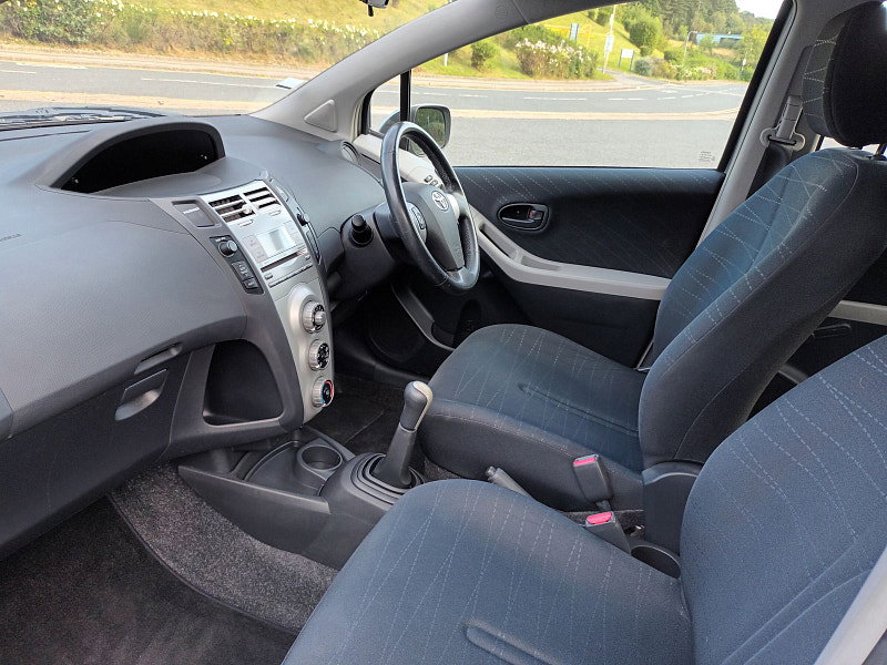 Toyota Yaris 1.3 VVT-i Zinc Hatchback 5dr Petrol Manual (141 g/km, 85 bhp) 5dr Manual 2026