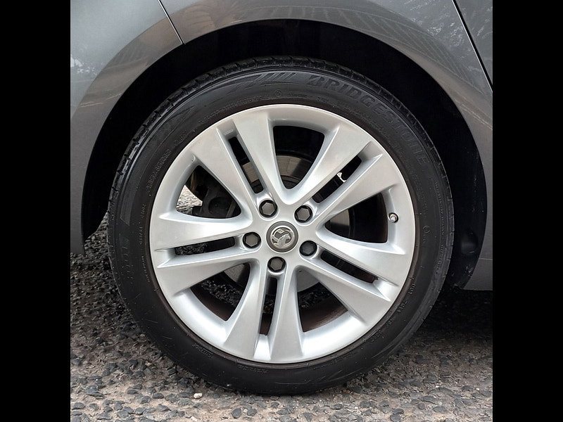 Vauxhall Zafira Tourer 1.4i Turbo SRi MPV 5dr Petrol Manual Euro 6 (140 ps) 5dr Manual 2026