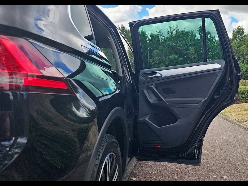 Volkswagen Tiguan 2.0 TDI BlueMotion Tech SE Navigation SUV 5dr Diesel Manual 4Motion Euro 6 (s/s) (150 ps) 5dr Manual 2026