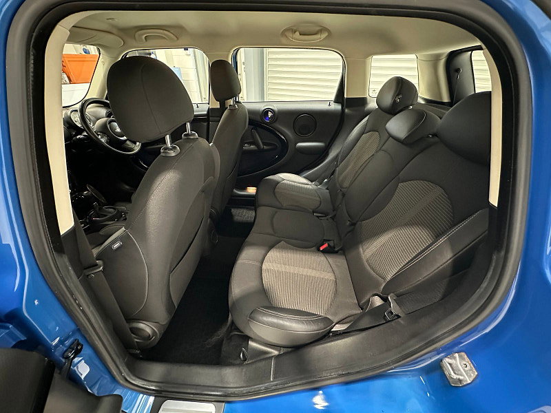 MINI Countryman 2.0L Cooper SD ALL4 Auto SUV 5dr Diesel Automatic Euro 5 (141 bhp)