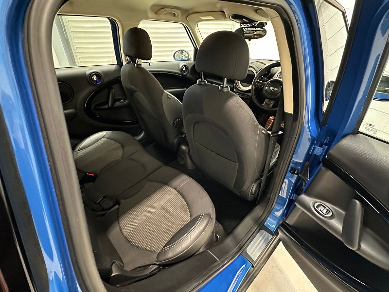 MINI Countryman 2.0L Cooper SD ALL4 Auto SUV 5dr Diesel Automatic Euro 5 (141 bhp)