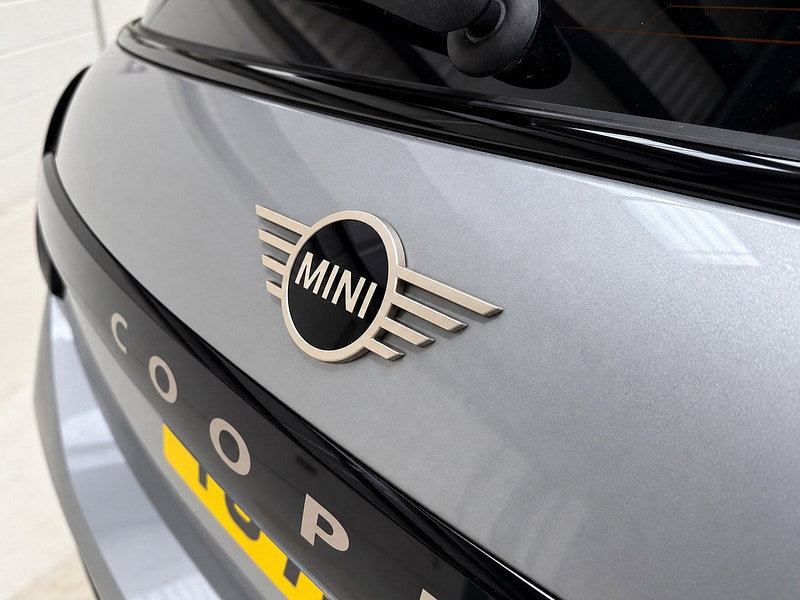 MINI Cooper 2.0S Classic Hatchback 3dr Petrol Steptronic Euro 6 (s/s) (204 ps)