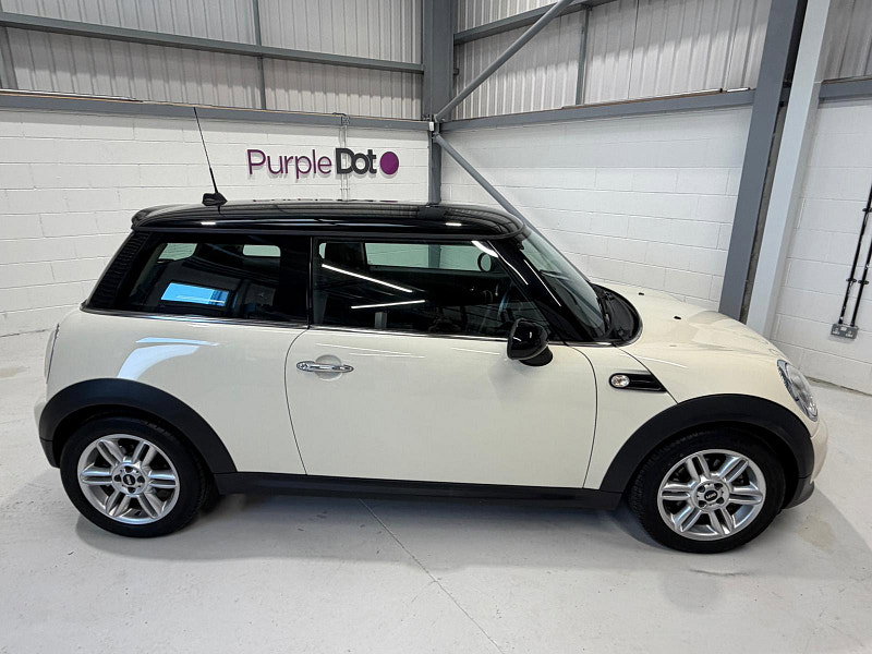 MINI Hatch 1.6 Cooper Hatchback 3dr Petrol Steptronic Euro 5 (122 ps)