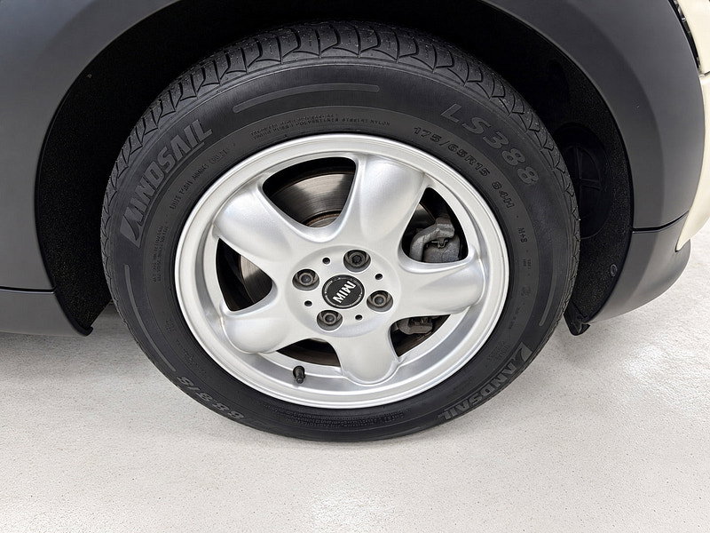 MINI Hatch 1.6 One Hatchback 3dr Petrol Steptronic Euro 5 (98 ps)