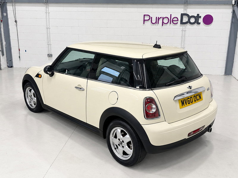 MINI Hatch 1.6 One Hatchback 3dr Petrol Steptronic Euro 5 (98 ps)