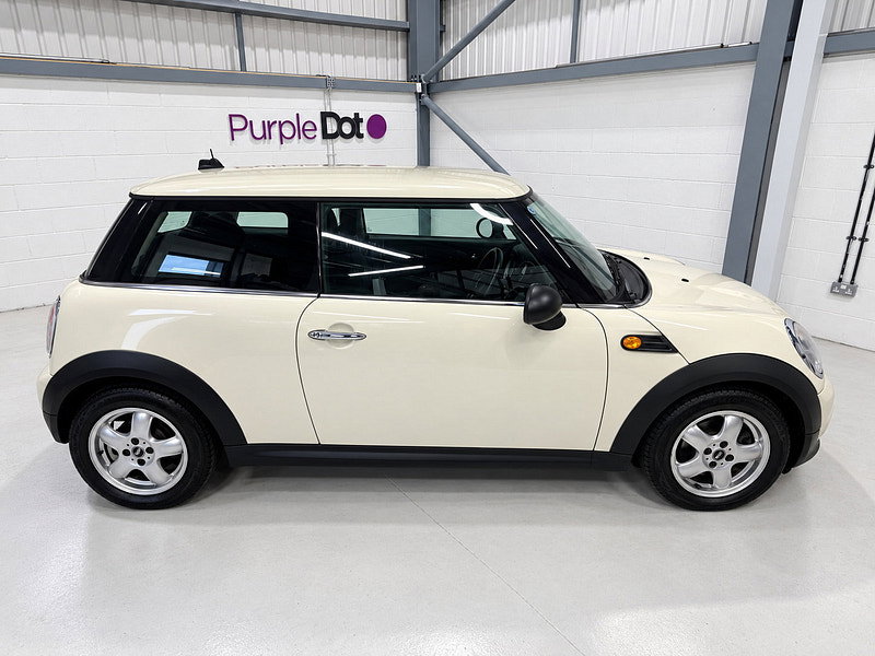 MINI Hatch 1.6 One Hatchback 3dr Petrol Steptronic Euro 5 (98 ps)